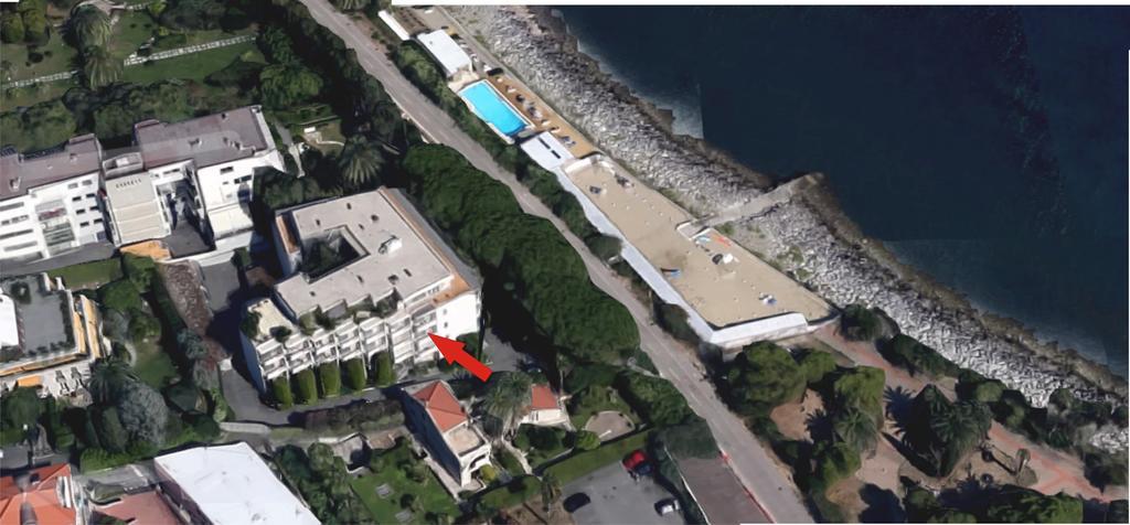 Tirrenia Beach House - Sea Front With Private Beach Sanremo Bagian luar foto